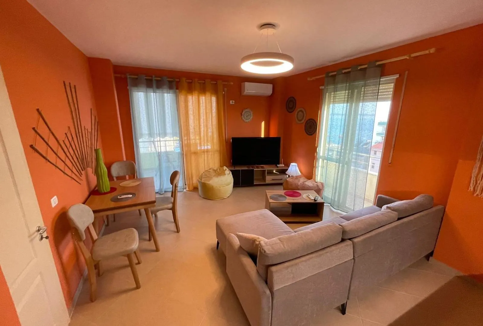 Seaview Newapt 10Mbalcony Durres 0*,